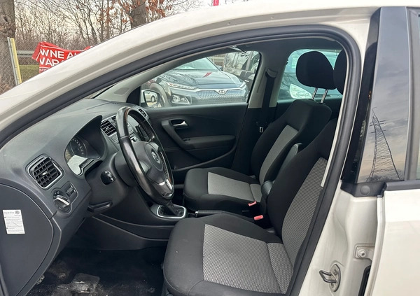 Volkswagen Polo cena 17900 przebieg: 279800, rok produkcji 2010 z Ząbki małe 56